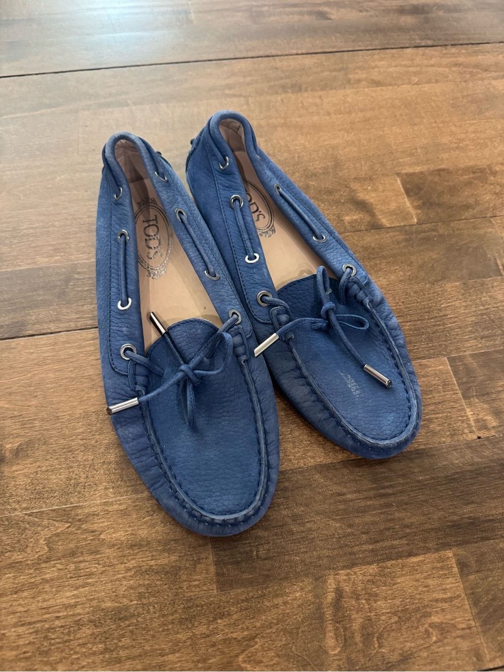 TOD'S Women’s Navy Blue Leather Driving Moccasins